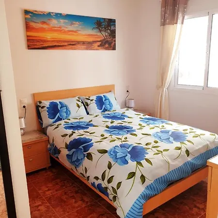 Lovely 2-bed In Near Beach Apartment