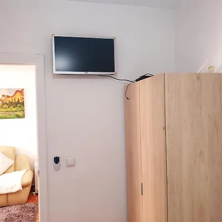 Apartment Lovely 2-bed In Near Beach *