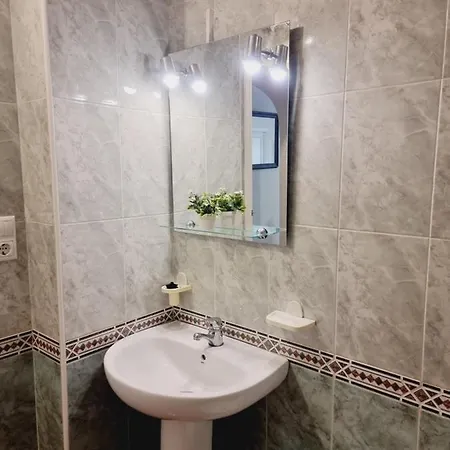Apartment Lovely 2-bed In Near Beach